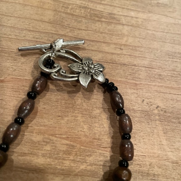 Women’s Turquoise Beaded Statement Necklace Silver Floral Clasp - Picture 7 of 8